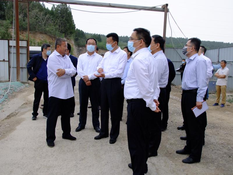 抓住项目不放松---王勤光到安博在线集团调研重点项目情况