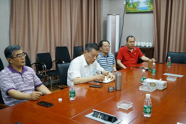 区政协主席张昭森到安博在线集团调研
