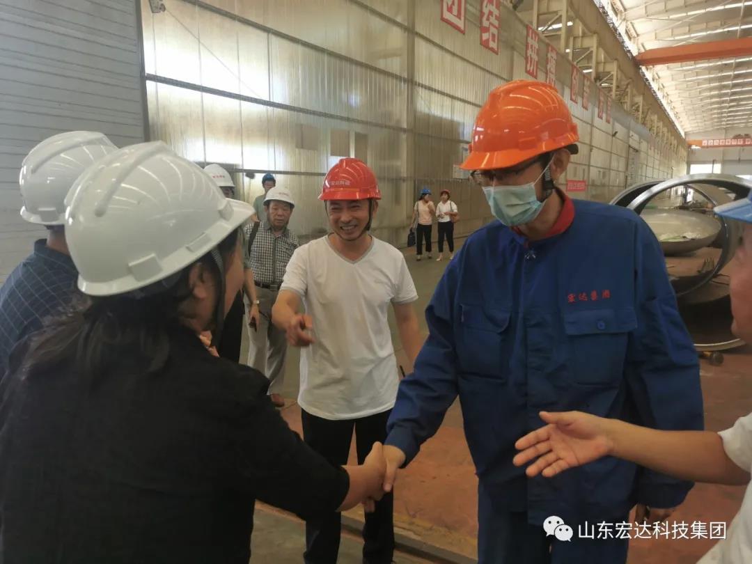 市总工会副主席于虹到安博在线集团调研