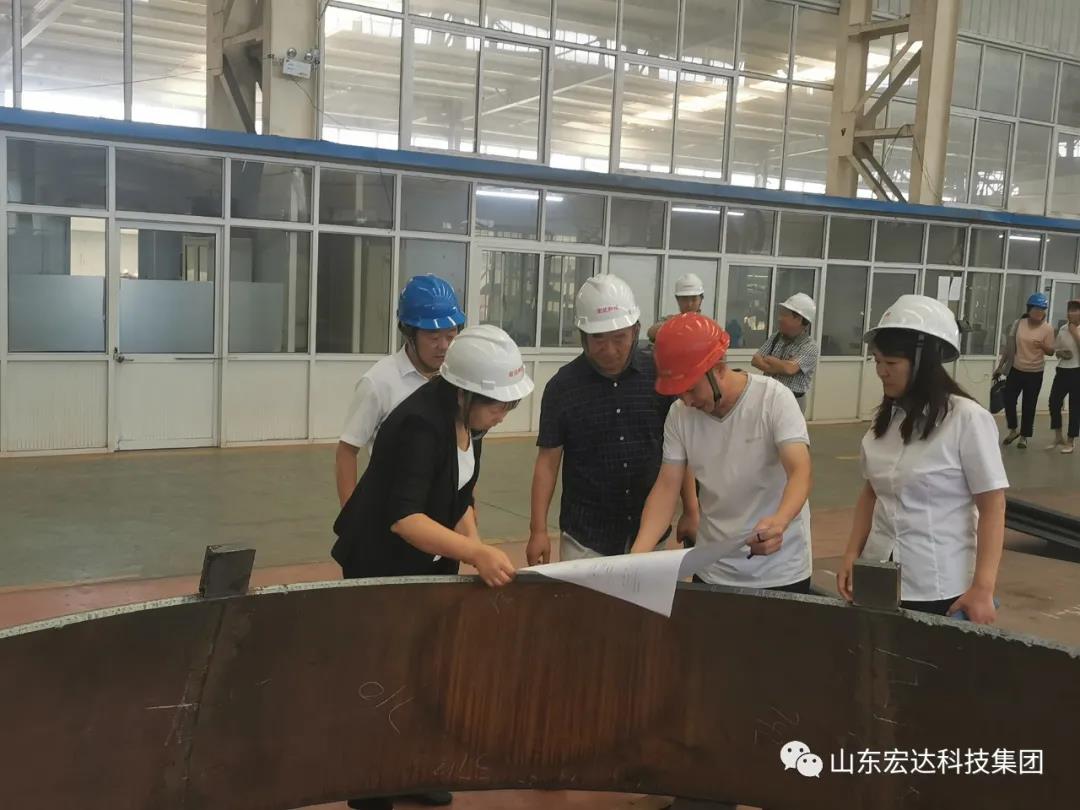 市总工会副主席于虹到安博在线集团调研